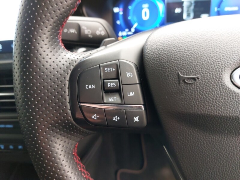 Used Ford Focus 2023 for sale - 77948093: Photo 12