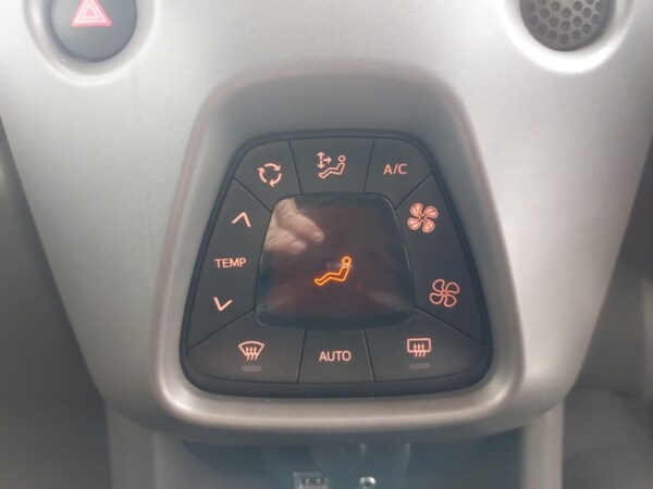 Used Toyota AYGO 2018 for sale - 76055366: Photo 18