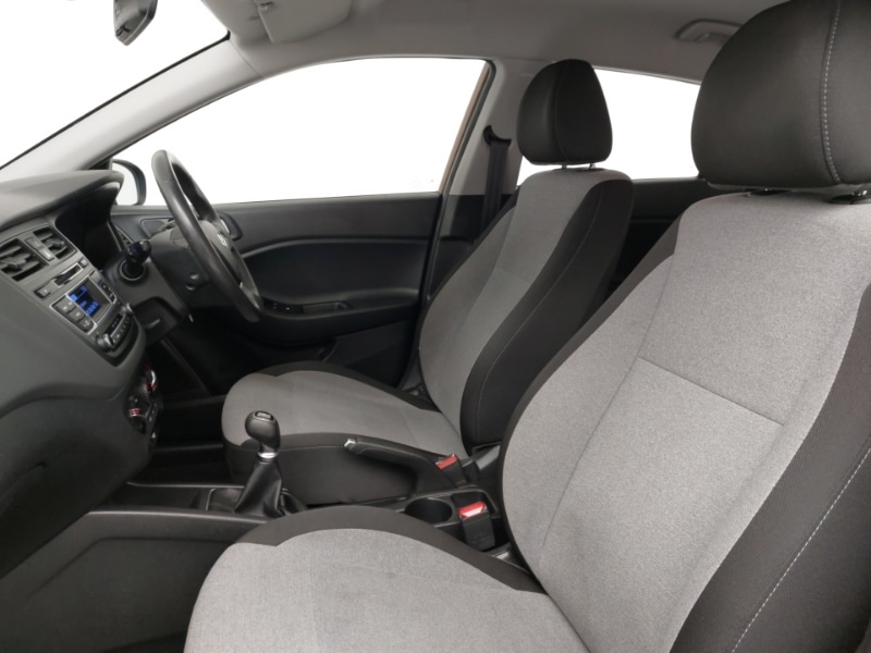 Used Hyundai i20 2016 for sale - 76543165: Photo 5