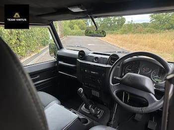 Used Land Rover Defender 2015 for sale - 79775175: Photo