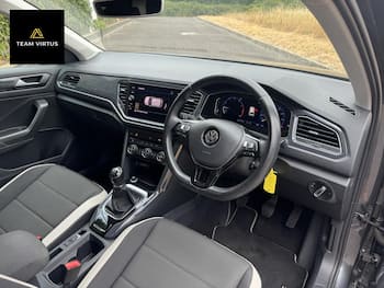 Used Volkswagen T-Roc 2018 for sale - 79775094: Photo