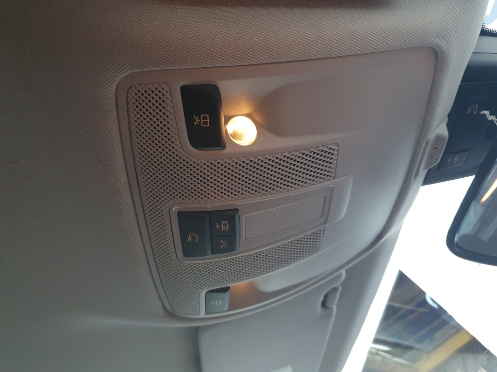 Used Infiniti Q30 2016 for sale - 76606047: Photo 24