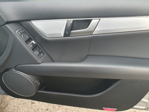 Used Mercedes-Benz C-Class 2012 for sale - 76194605: Photo 28
