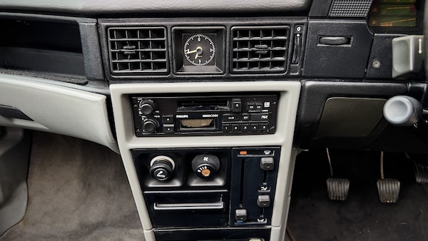 Used Vauxhall Astra 1988 for sale - 72812514: Photo 23