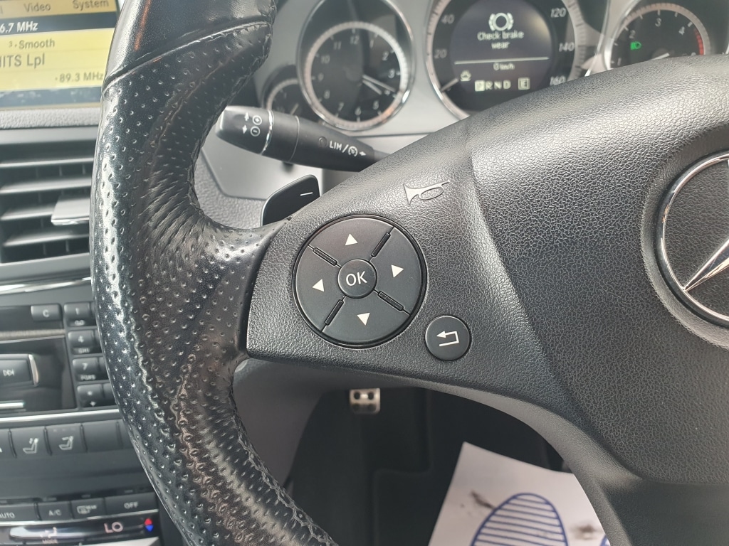 Used Mercedes-Benz E Class 2011 for sale - 76639987: Photo 19