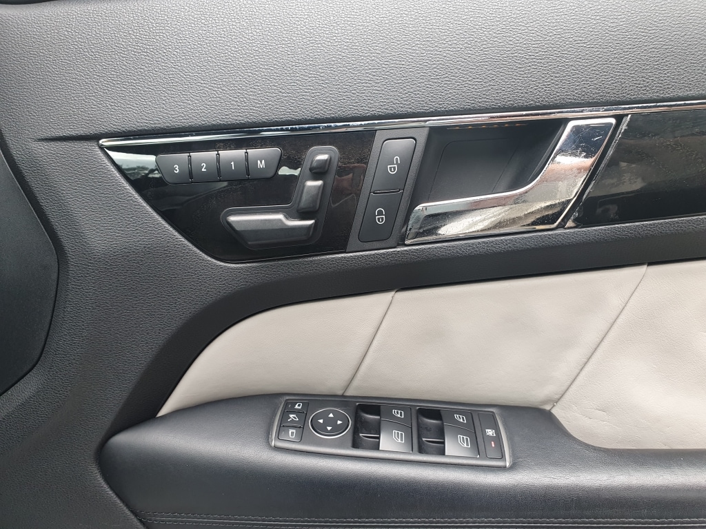 Used Mercedes-Benz E Class 2011 for sale - 76639987: Photo 35