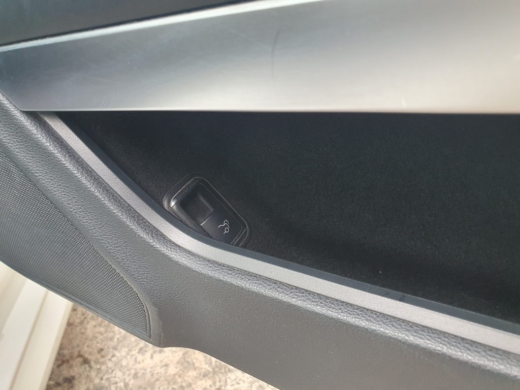 Used Mercedes-Benz E Class 2011 for sale - 76639987: Photo 36