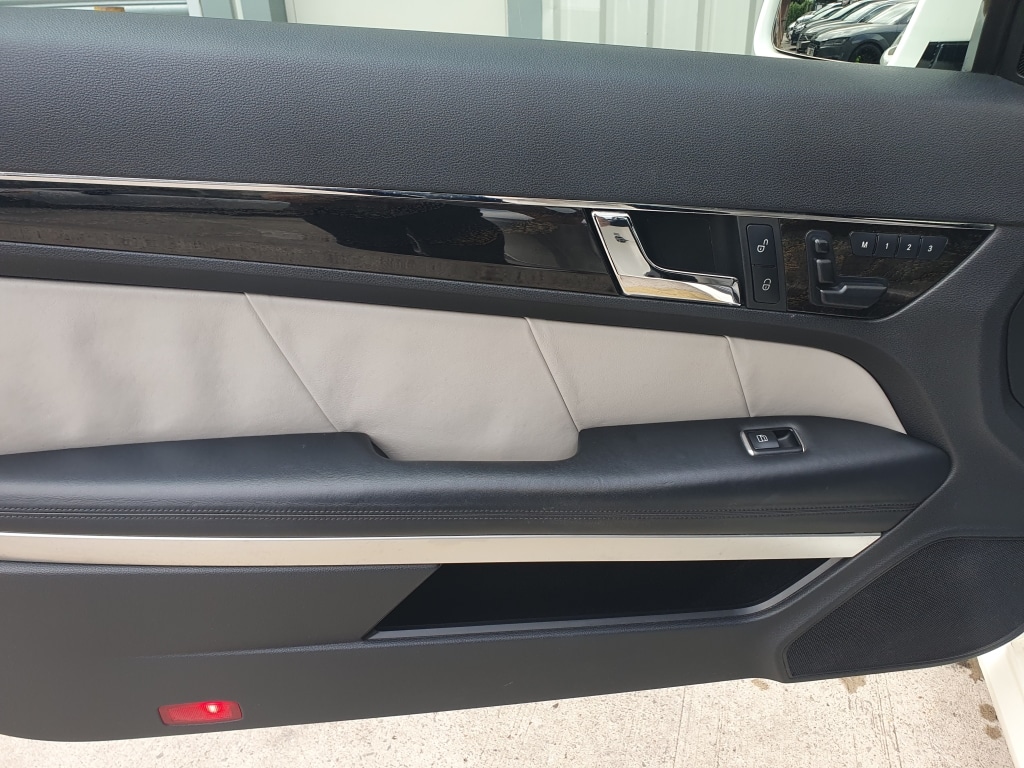 Used Mercedes-Benz E Class 2011 for sale - 76639987: Photo 37