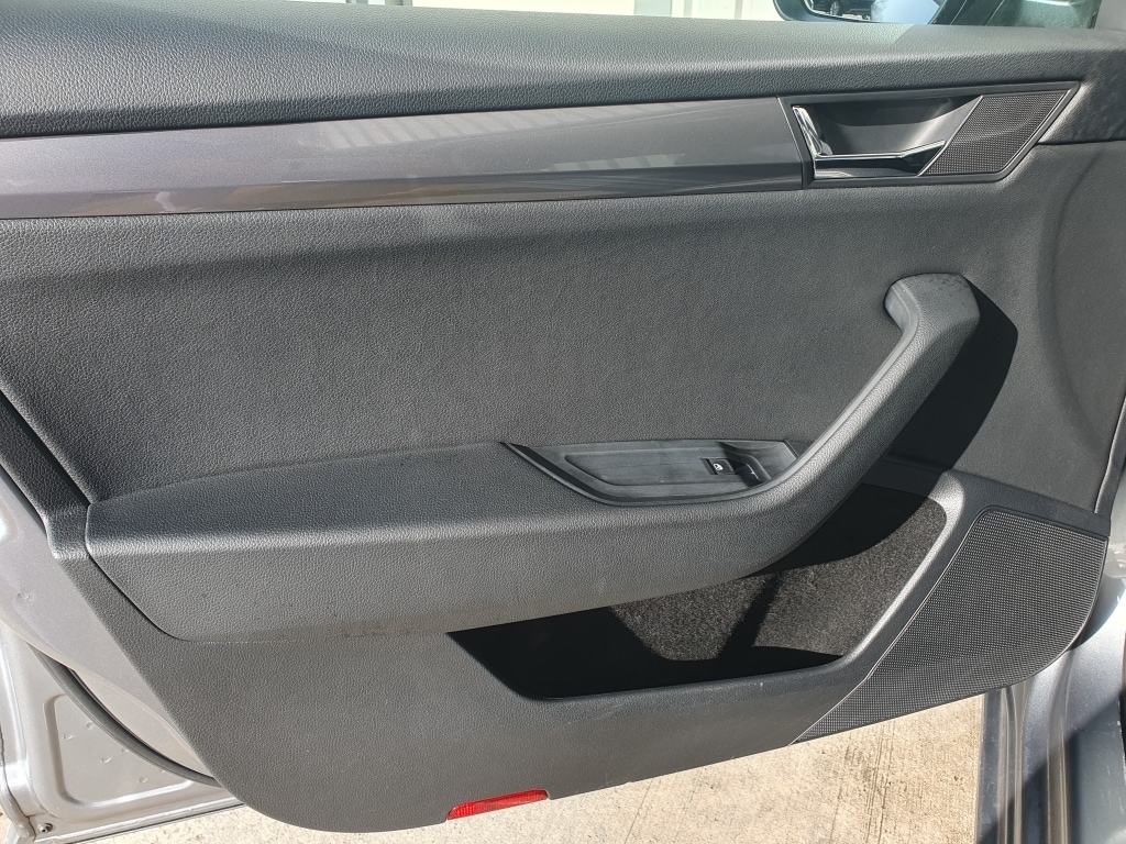 Used Skoda Superb 2018 for sale - 77632625: Photo 33