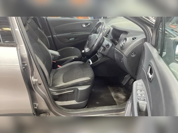 Used Renault Captur 2017 for sale - 78485763: Photo