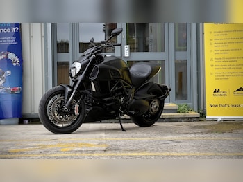 Used Ducati Diavel 2016 for sale - bike-78879278: Photo