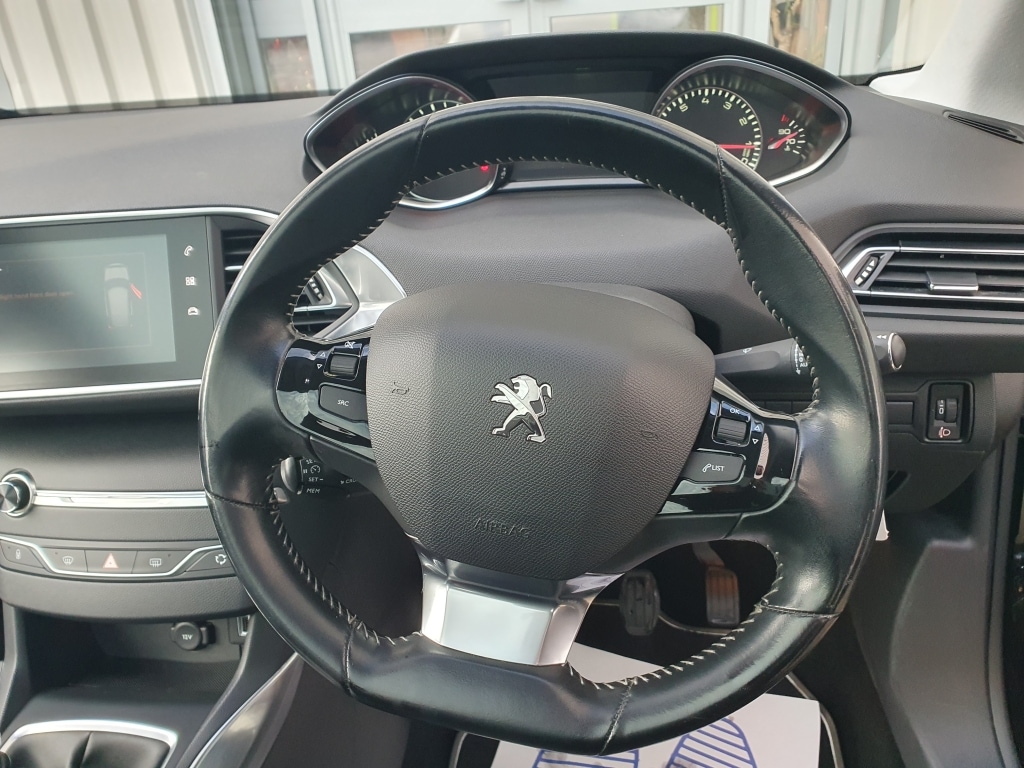 Used Peugeot 308 2018 for sale - 77170305: Photo 18