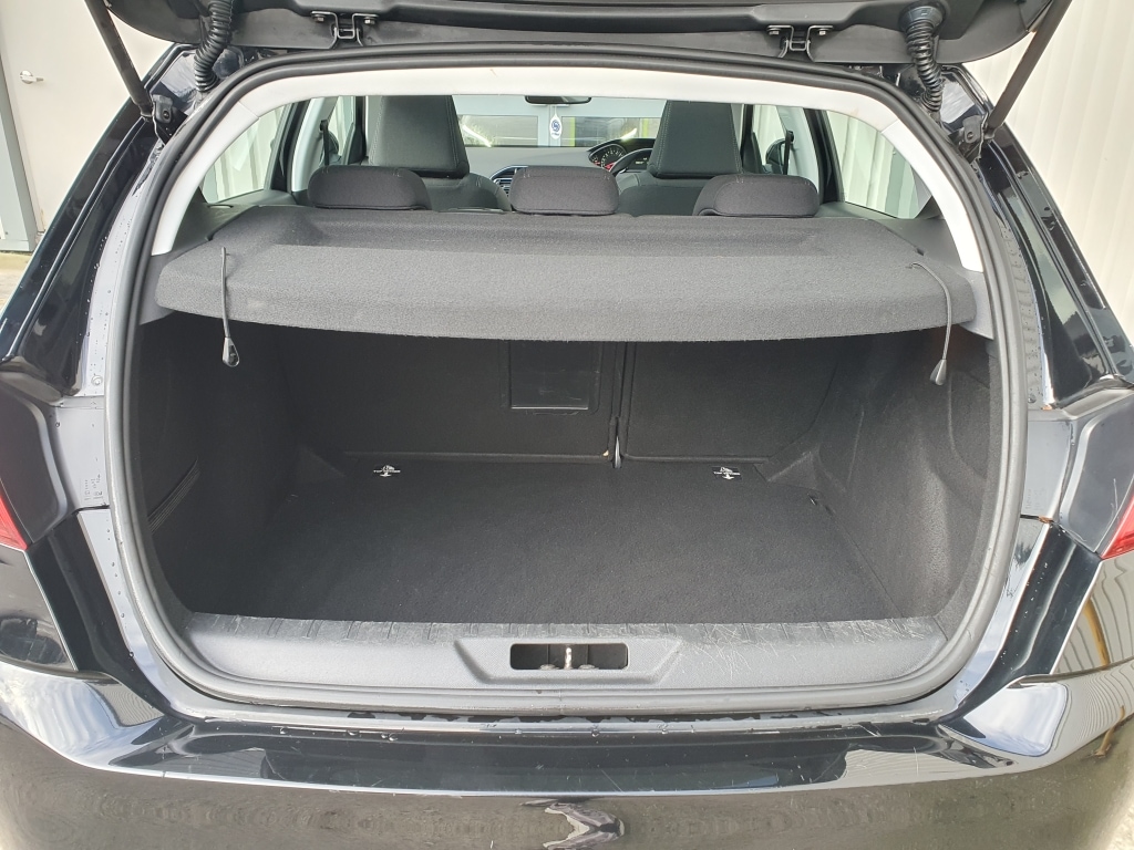 Used Peugeot 308 2018 for sale - 77170305: Photo 31