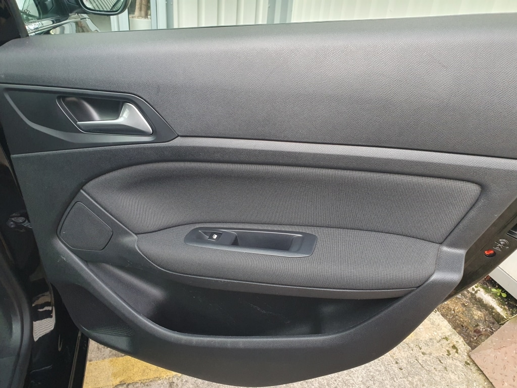 Used Peugeot 308 2018 for sale - 77170305: Photo 33