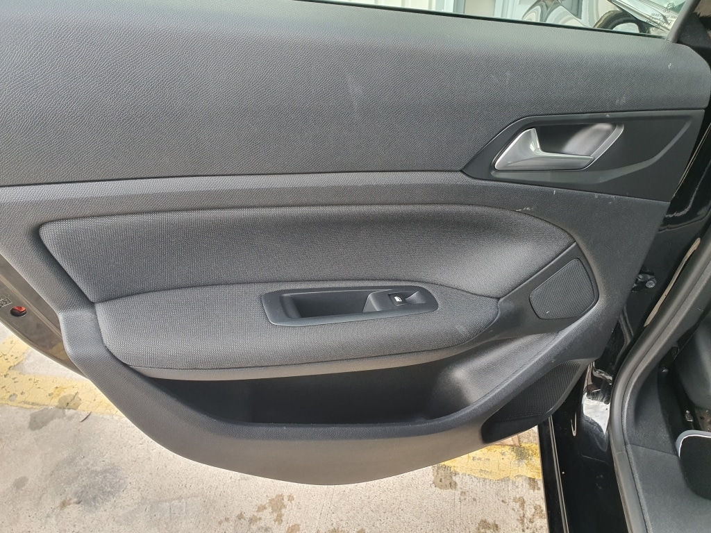 Used Peugeot 308 2018 for sale - 77170305: Photo 34