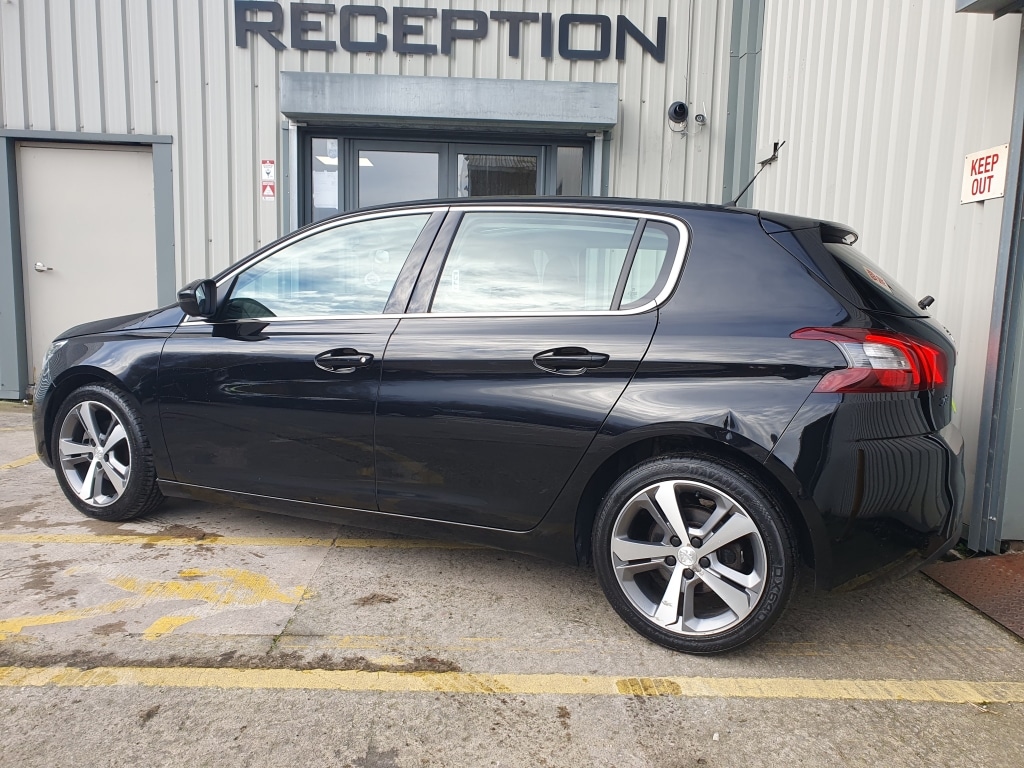 Used Peugeot 308 2018 for sale - 77170305: Photo 5