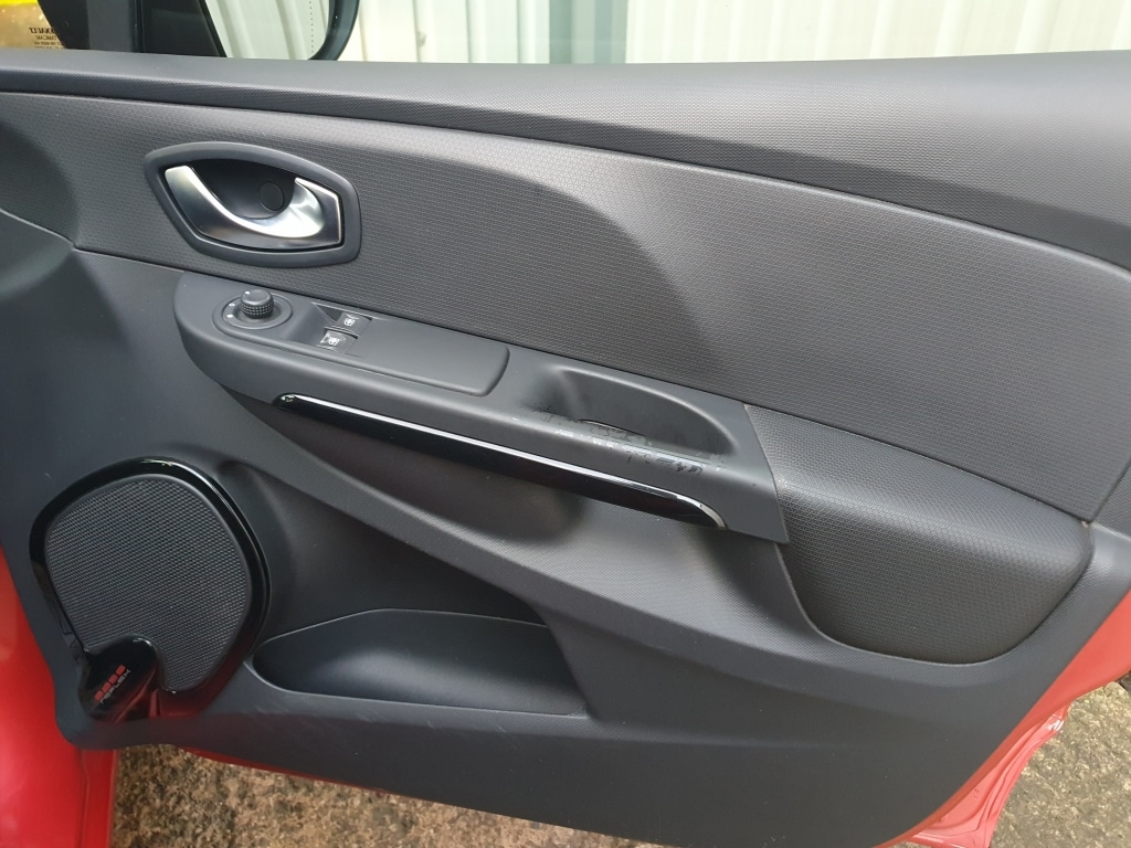 Used Renault Clio 2015 for sale - 76974693: Photo 30