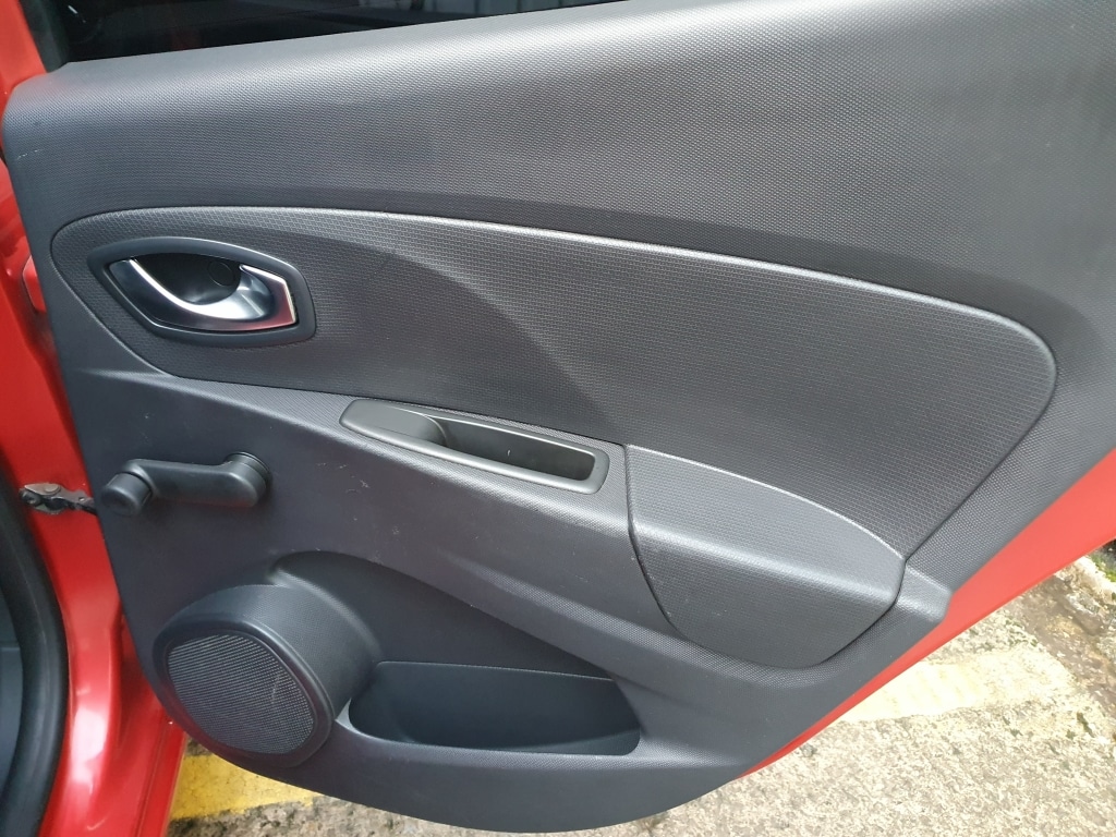 Used Renault Clio 2015 for sale - 76974693: Photo 31