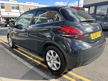 Used Peugeot 208 2016 for sale - 79872710: Photo