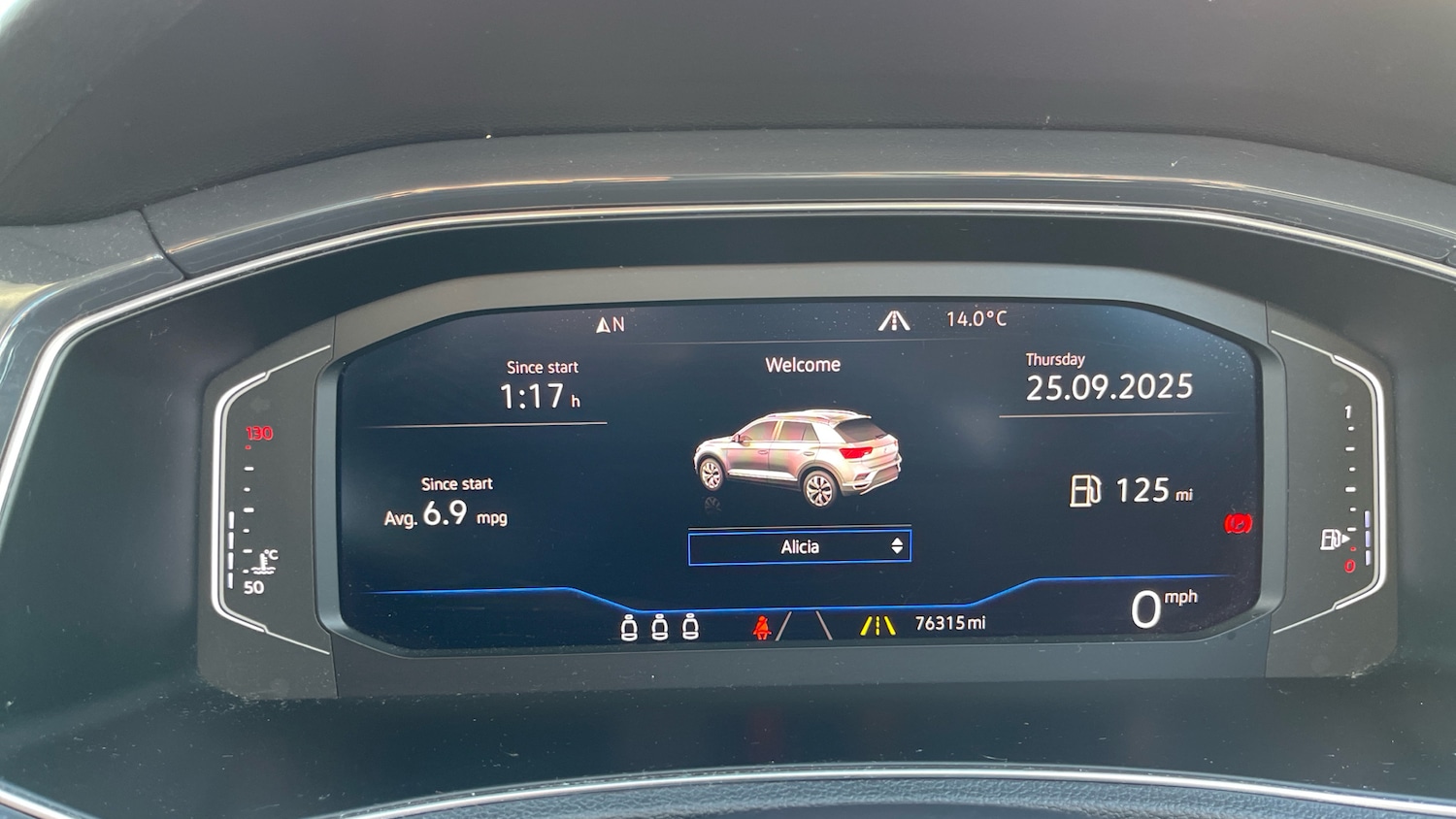 Used Volkswagen T-Roc 2018 for sale - 76887945: Photo 13