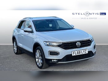 Used Volkswagen T-Roc 2018 for sale - 76887945: Photo
