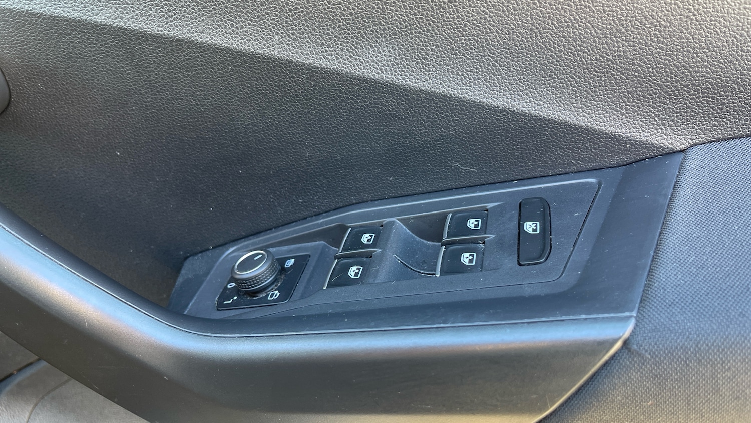 Used Volkswagen T-Roc 2018 for sale - 76887945: Photo 22