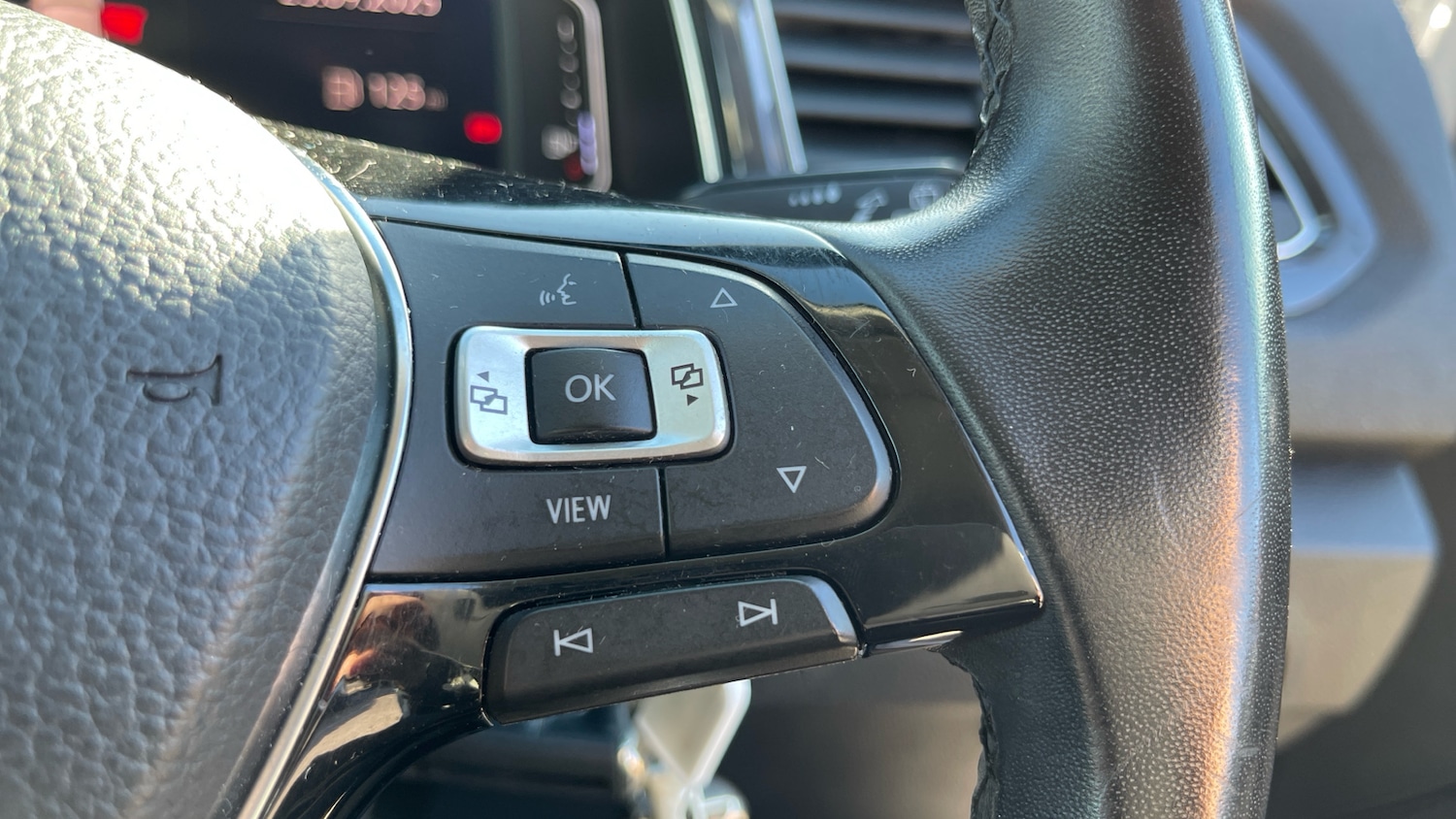 Used Volkswagen T-Roc 2018 for sale - 76887945: Photo 24