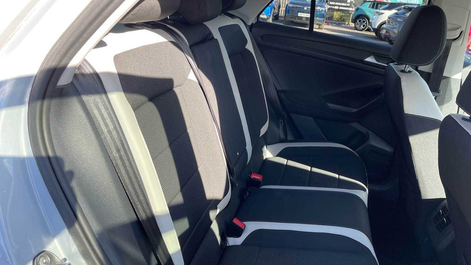 Used Volkswagen T-Roc 2018 for sale - 76887945: Photo 25