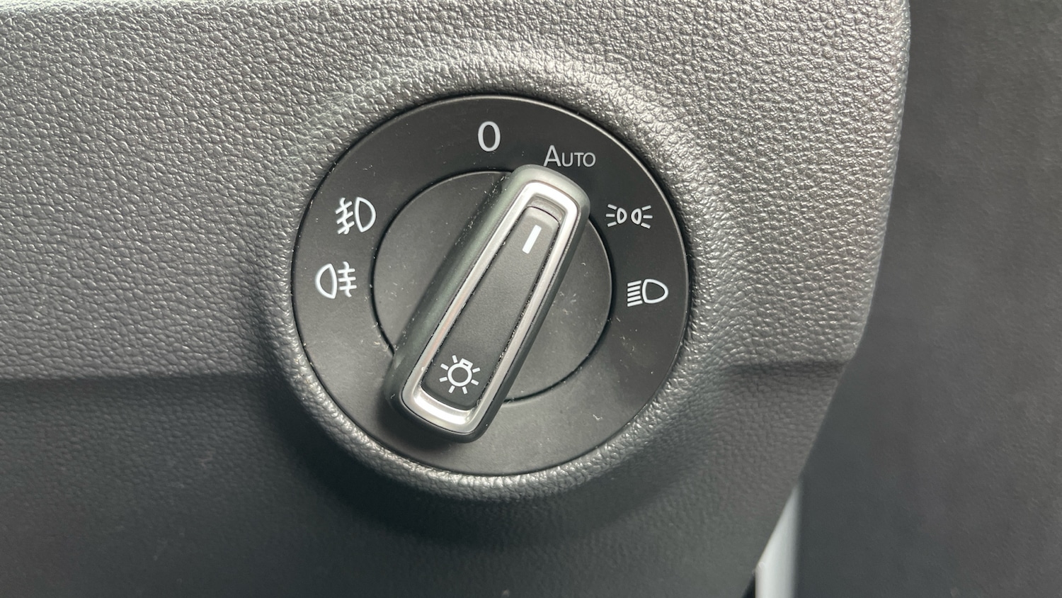 Used Volkswagen T-Roc 2018 for sale - 76887945: Photo 27