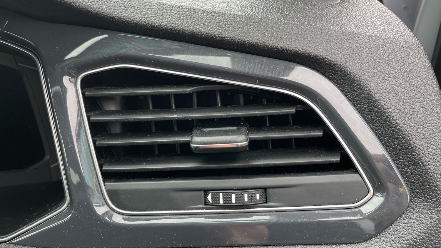 Used Volkswagen T-Roc 2018 for sale - 76887945: Photo 29