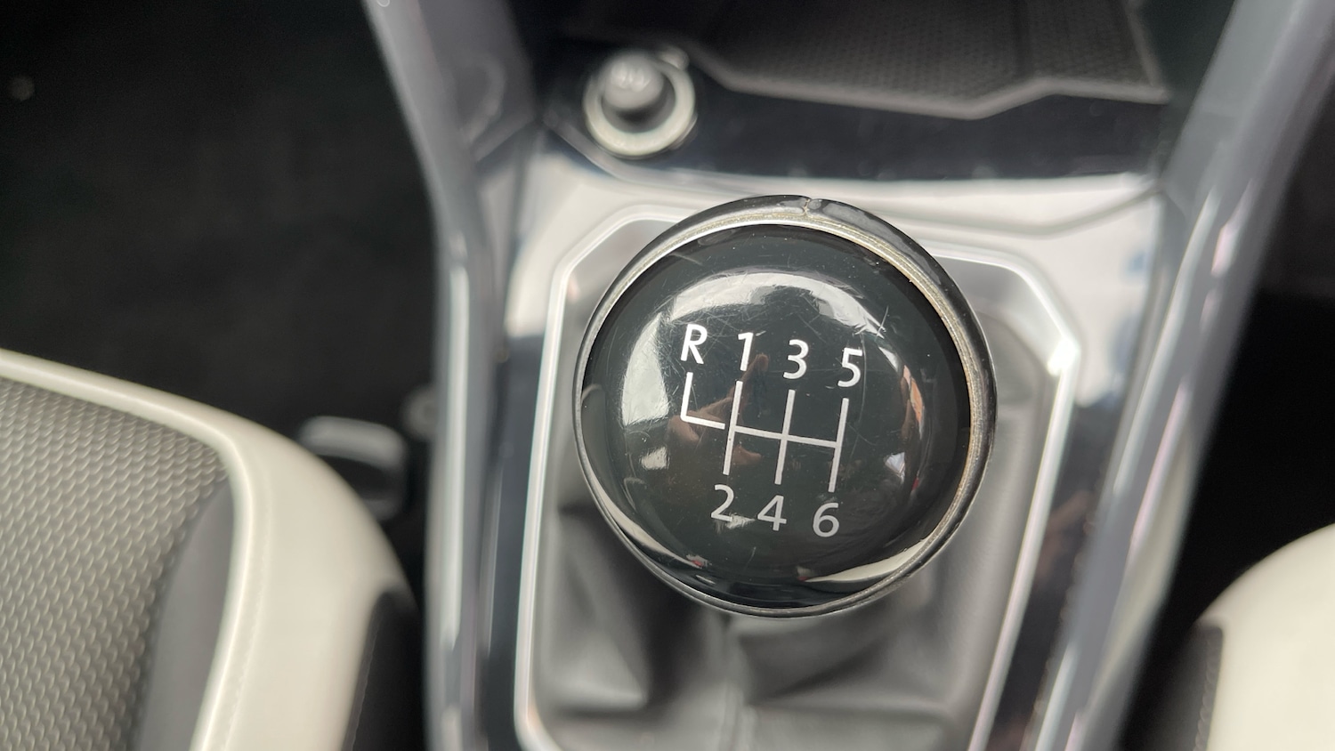 Used Volkswagen T-Roc 2018 for sale - 76887945: Photo 30