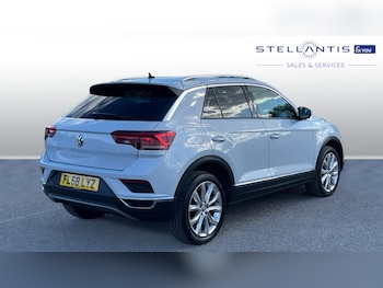 Used Volkswagen T-Roc 2018 for sale - 76887945: Photo