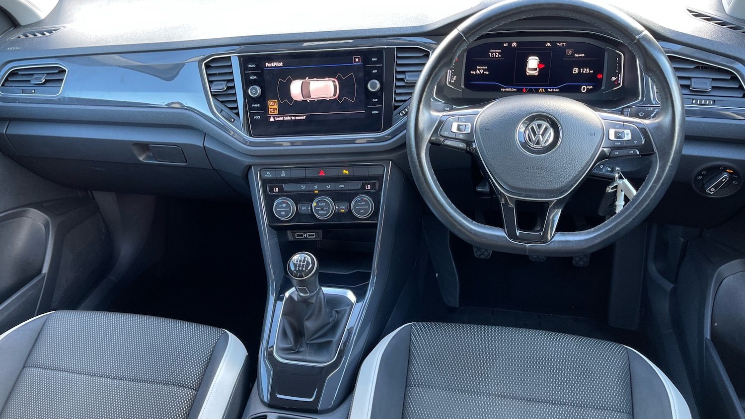 Used Volkswagen T-Roc 2018 for sale - 76887945: Photo 4