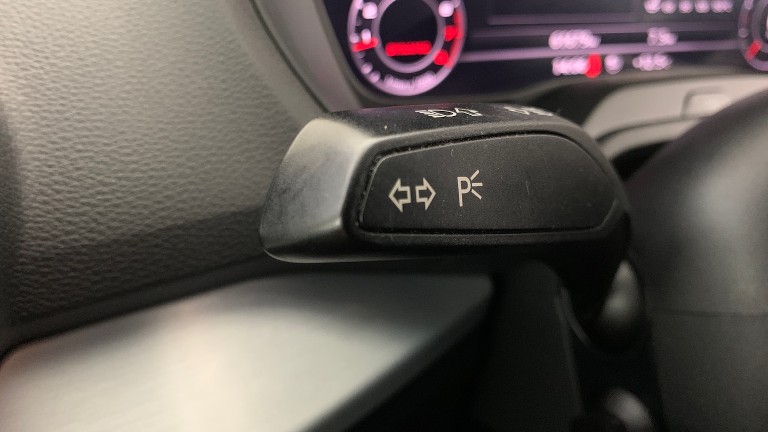 Used Audi Q2 2018 for sale - 77218062: Photo 41