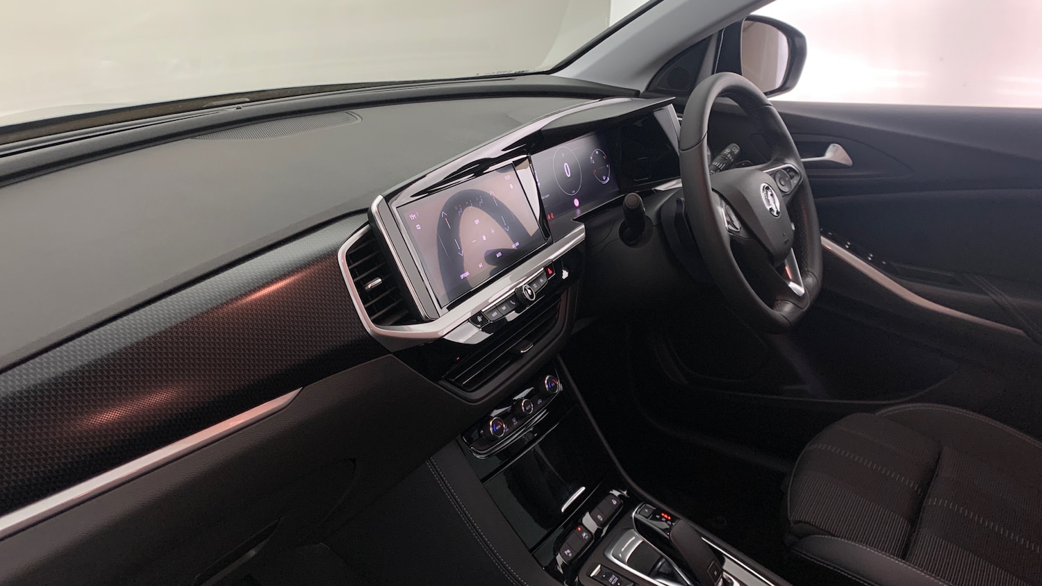 Used Vauxhall Grandland 2023 for sale - 77292646: Photo 2