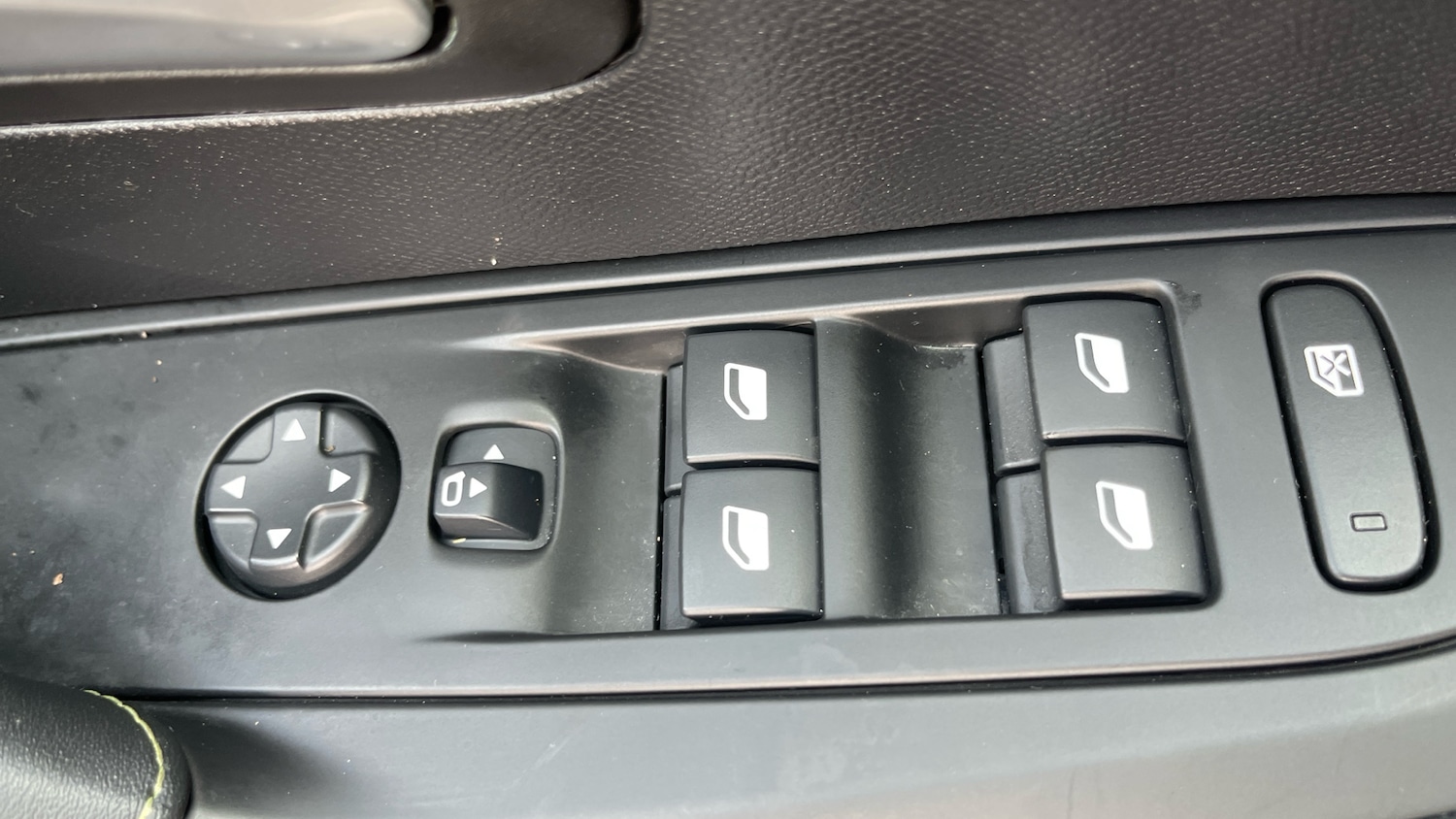 Used Peugeot 208 2022 for sale - 75840924: Photo 22