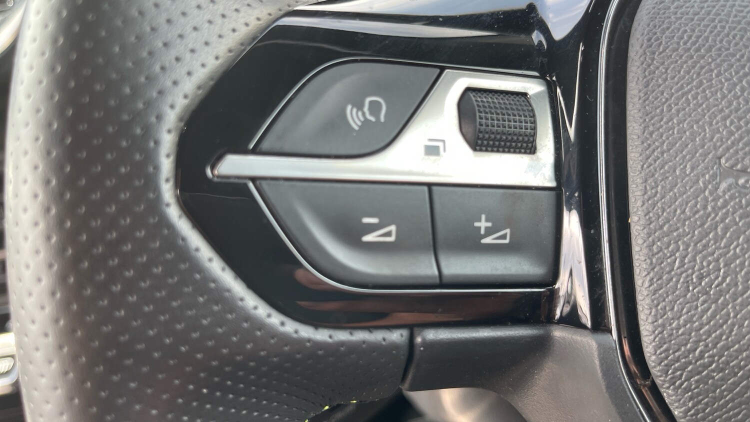 Used Peugeot 208 2022 for sale - 75840924: Photo 23