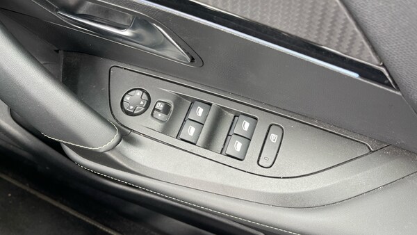 Used Peugeot 2008 2022 for sale - 75269991: Photo 22