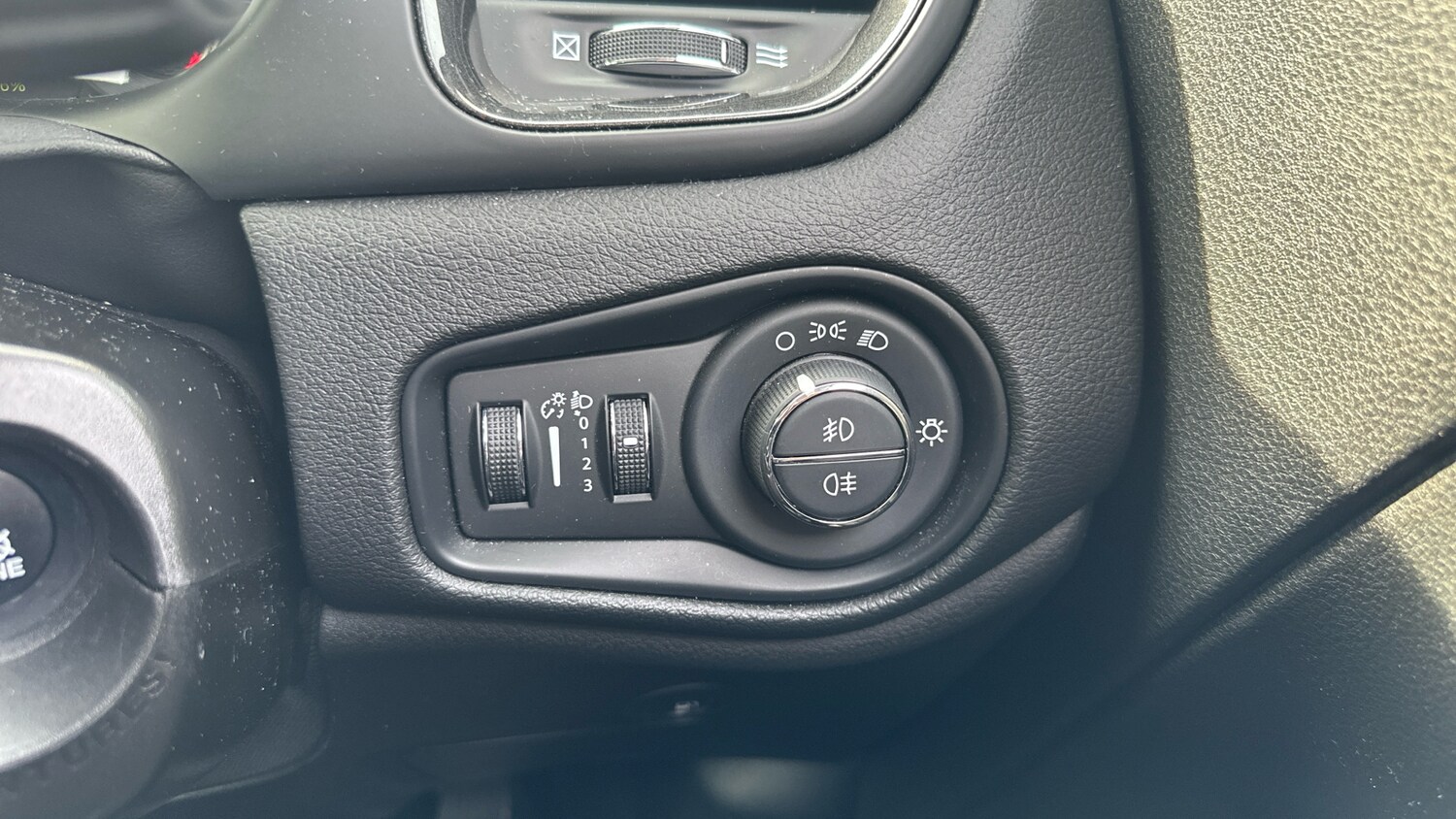 Used Jeep Renegade 2021 for sale - 77994659: Photo 34