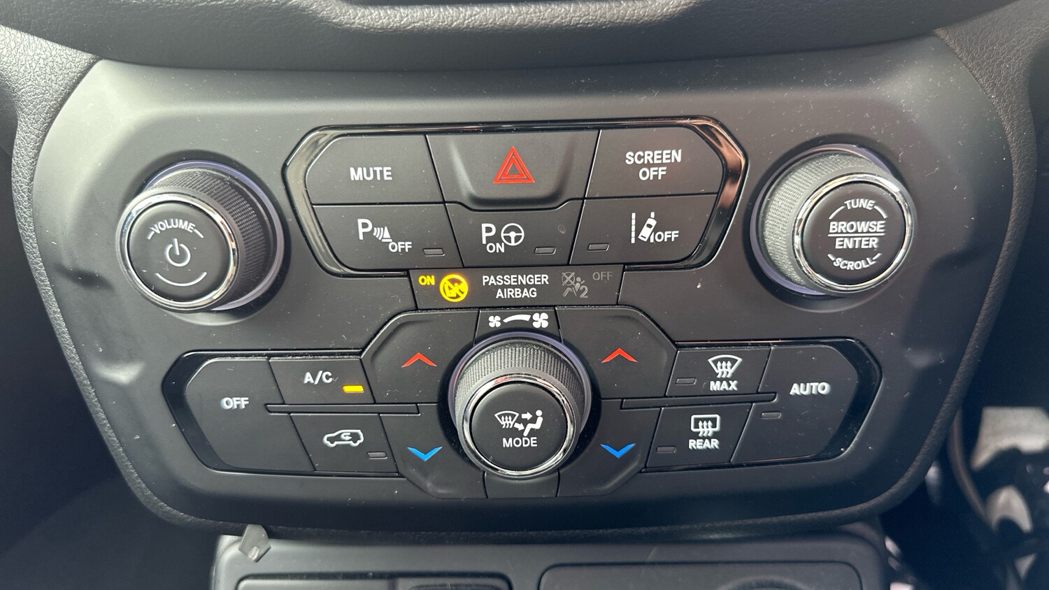 Used Jeep Renegade 2021 for sale - 77994659: Photo 52