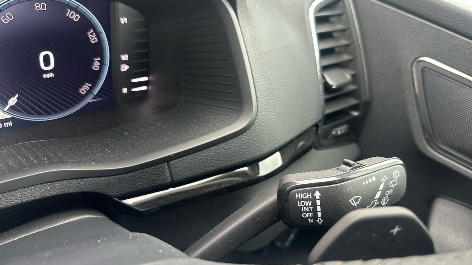 Used Skoda Karoq 2024 for sale - 77684939: Photo 28