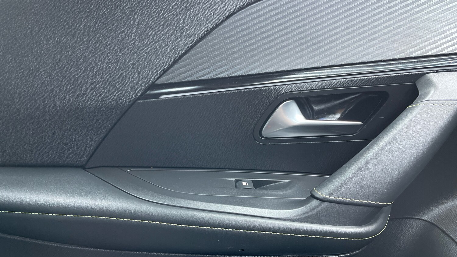 Used Peugeot 2008 2023 for sale - 76260949: Photo 35