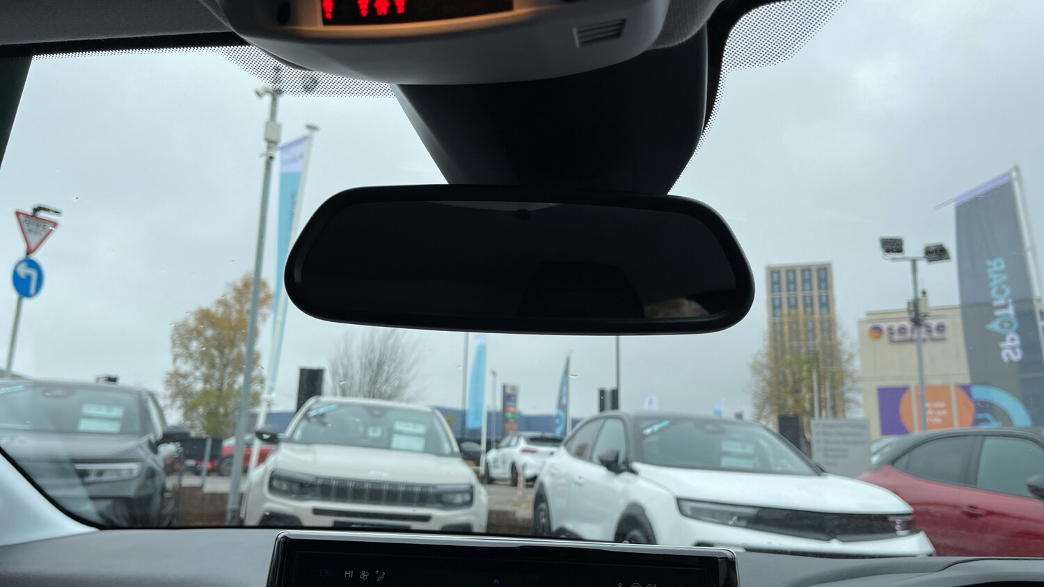 Used Peugeot 208 2024 for sale - 76447016: Photo 32