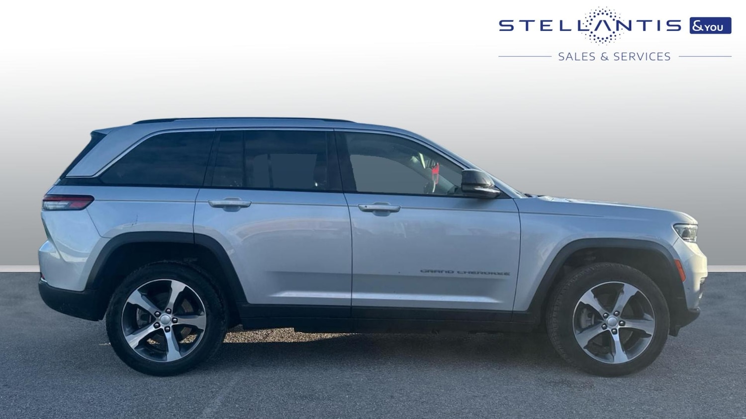 Used Jeep Grand Cherokee 2023 for sale - 77893513: Photo 2