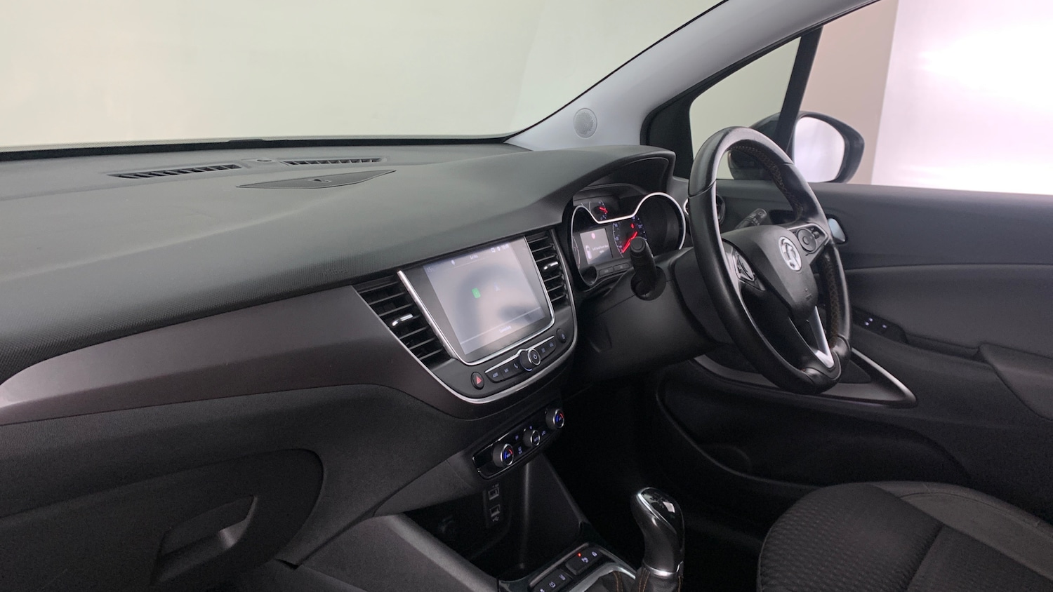 Used Vauxhall Crossland X 2018 for sale - 76241062: Photo 2
