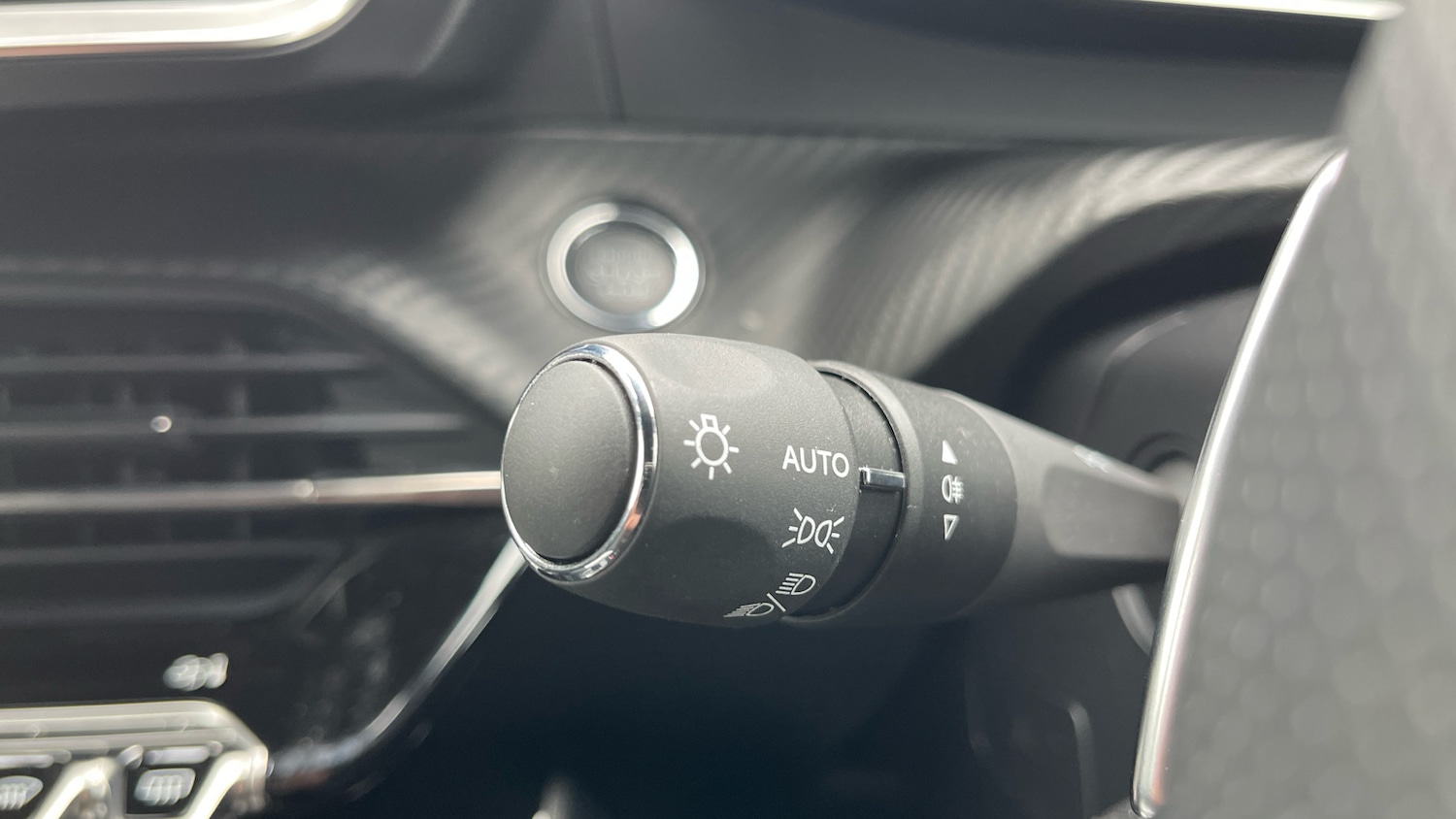 Used Peugeot 2008 2024 for sale - 76400054: Photo 27