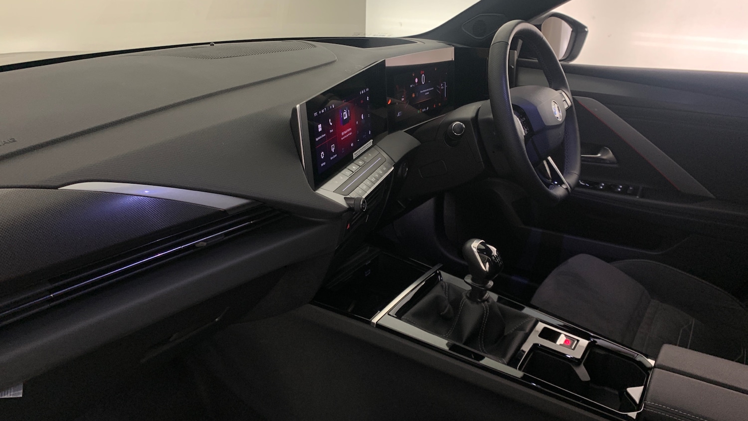 Used Vauxhall Astra 2024 for sale - 77092072: Photo 2