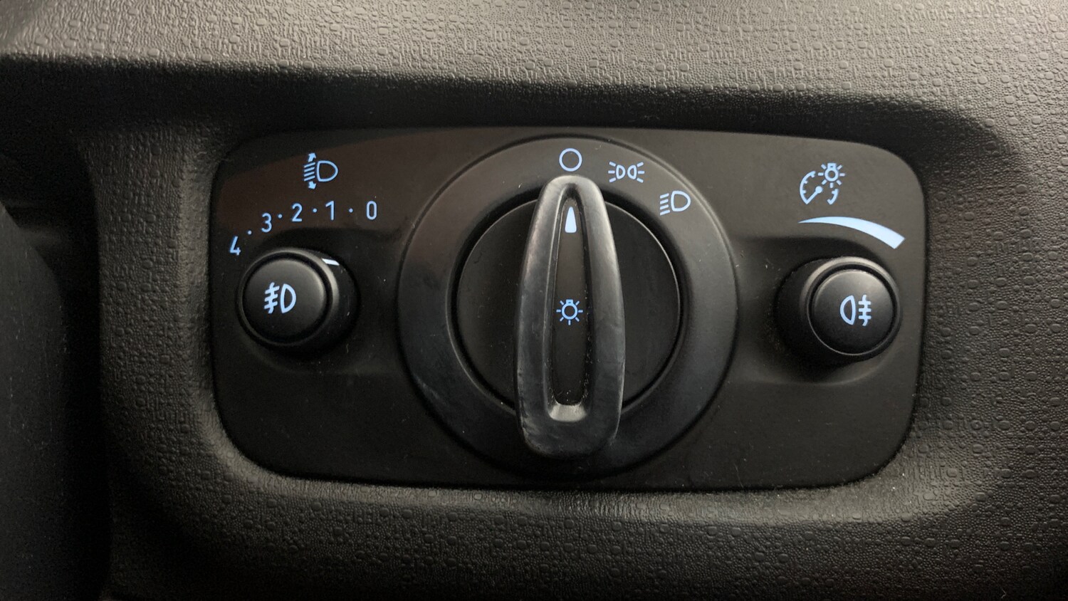 Used Ford Fiesta 2016 for sale - 78158080: Photo 22