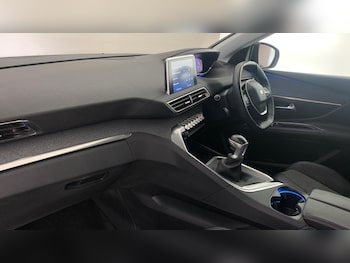 Used Peugeot 3008 2019 for sale - 76447008: Photo