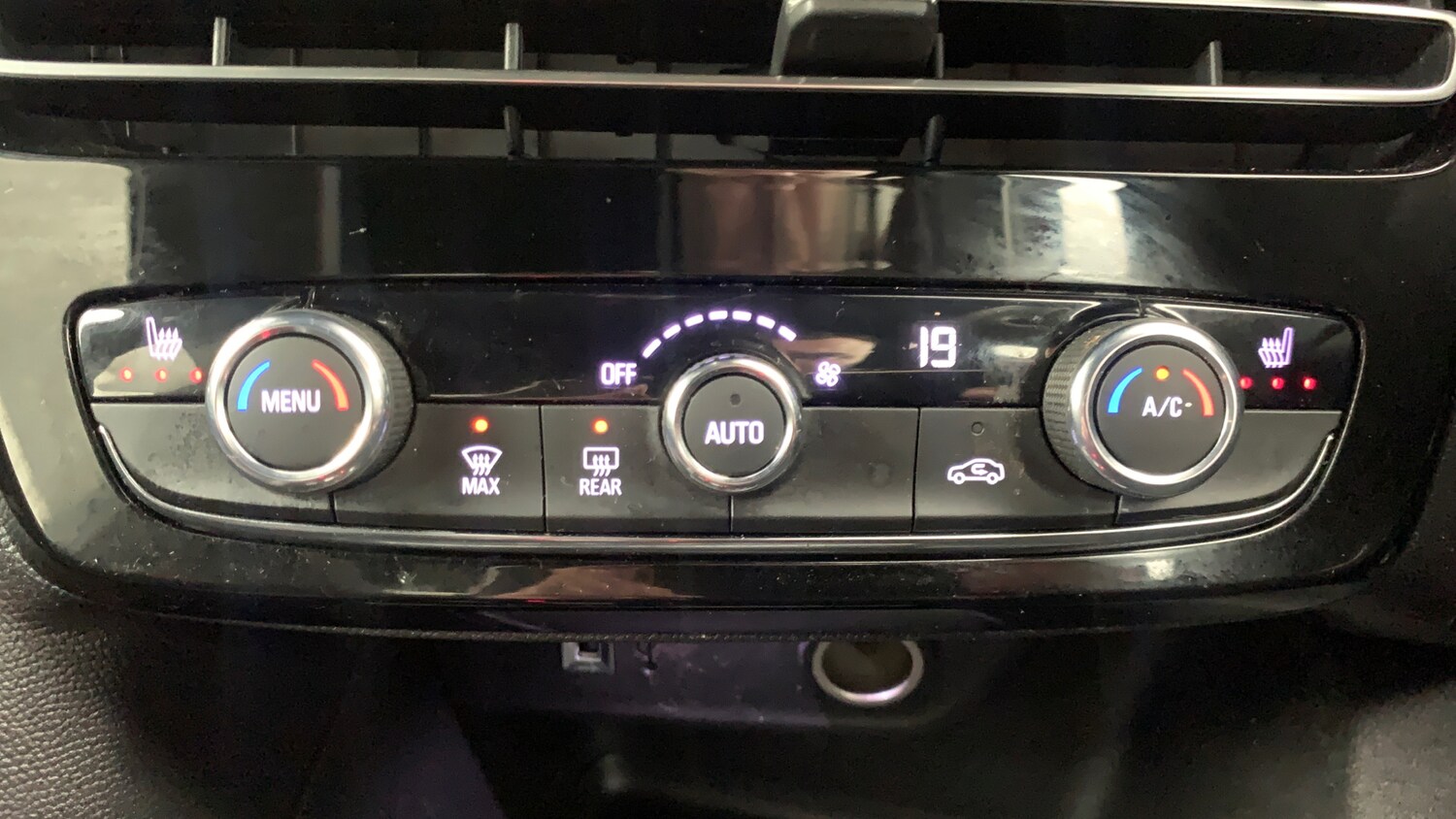 Used Vauxhall Mokka Electric 2022 for sale - 75950515: Photo 38